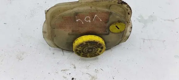 Volkswagen PASSAT B5 Brake fluid reservoir 4B0611301E