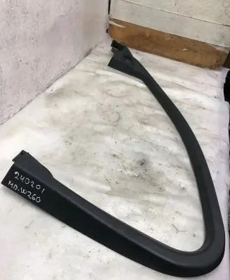 Mercedes-Benz C W206 Front door glass trim molding A2067270400