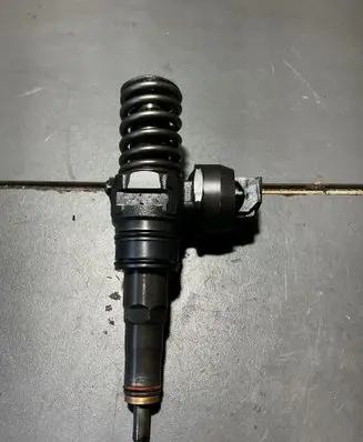 Volkswagen Caddy Fuel injector 0986441564