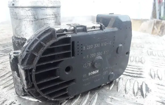 Renault Laguna II Throttle valve 8200330810 8200330812