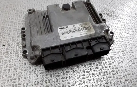Renault Megane II Engine control unit/module 8200391966 0281011776