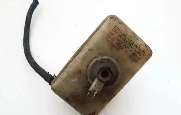 BMW 3 E36 Brake fluid reservoir 