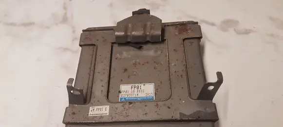 Mazda 626 Engine control unit/module E2T03771M
