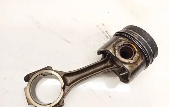 Volkswagen Crafter Piston with connecting rod 038J