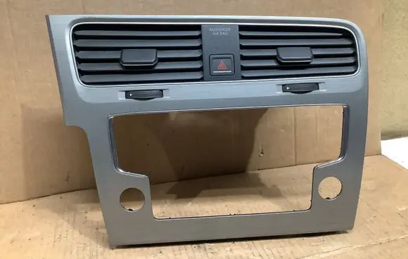 Volkswagen Golf VII Dash center air vent grill 5G1815736C 5G1815735C 5G1819743D