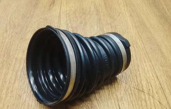 Porsche Macan (95B) Air intake duct part 95B129532D