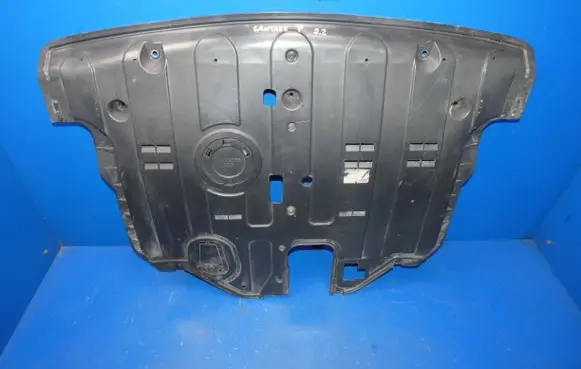 Hyundai Grand Santa Fe NC Engine splash shield/under tray