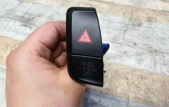 Audi A5 8T 8F Hazard light switch 8K1941509A 253084003 211246000