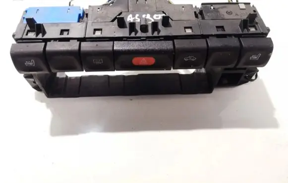 Opel Vectra B Hazard light switch 90503546