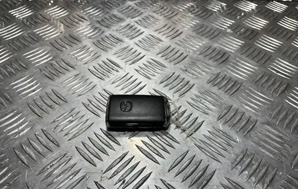 Mazda 3 Ignition key/card PU17747