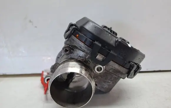 Citroen C4 II Throttle body valve S27647466 9807238580