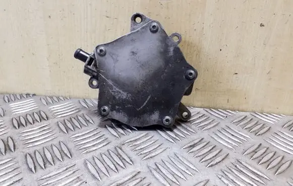 Volkswagen Eos Vacuum pump 06D145100G