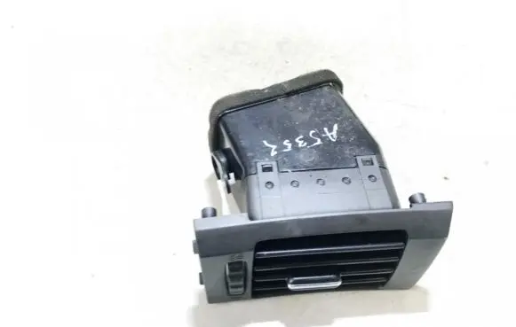 Hyundai XG Dash center air vent grill