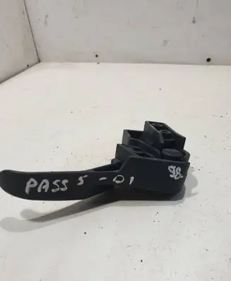 Volkswagen PASSAT B5.5 Engine bonnet (hood) release handle