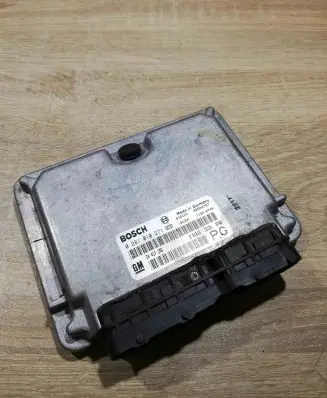 Opel Vectra B Engine control unit/module ECU 0281010271 24417196