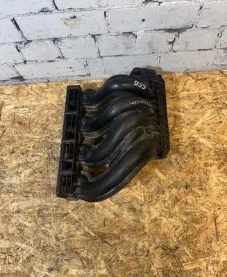 Mercedes-Benz C W203 Intake manifold A6110902937