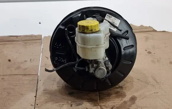 Volkswagen Polo V 6R Brake booster 6R1614105Q