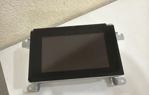 Nissan Primera Screen/display/small screen 28090BA000