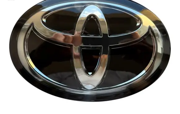 Toyota C-HR I Manufacturer badge logo/emblem 90975C2023