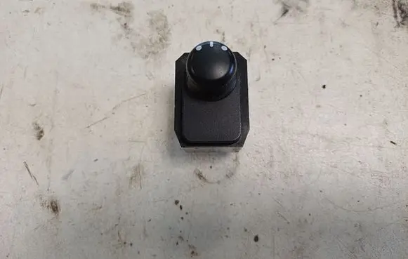 Suzuki Swift I Wing mirror switch 62J000767T