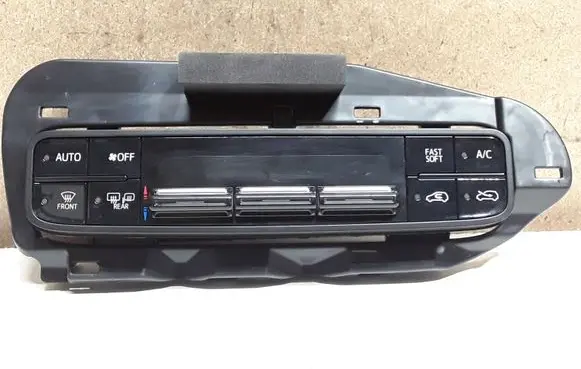 Toyota Auris E180 Climate control unit 5590002820