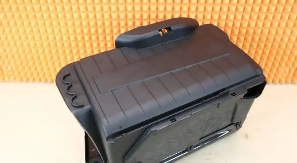 Mercedes-Benz B W246 W242 Battery box tray cover/lid 2465460078