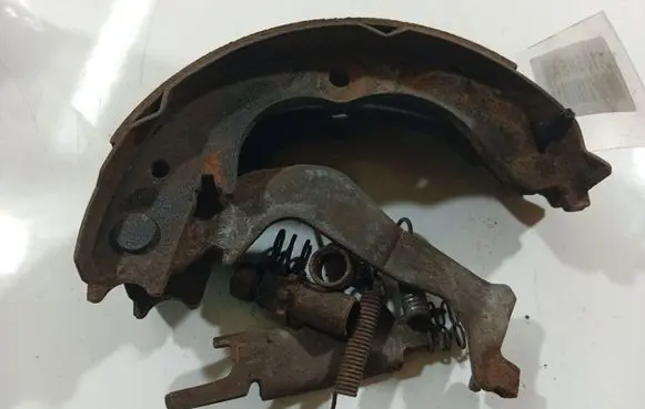 Subaru Forester SH Handbrake/parking brake pads 