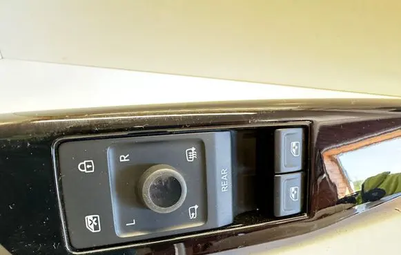 Volkswagen ID.3 Quarter vent window switch 10A959862N 10b867197b 21030221000