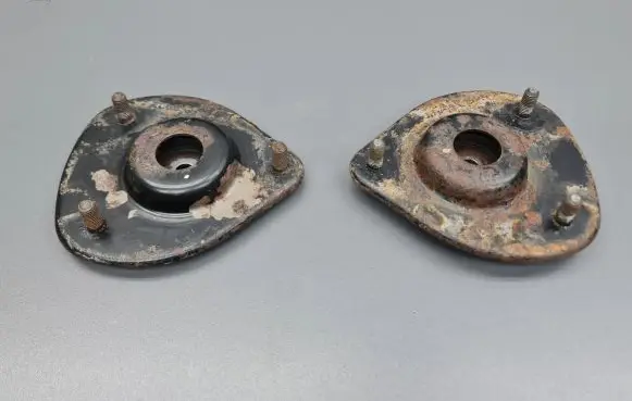 Coil spring mount