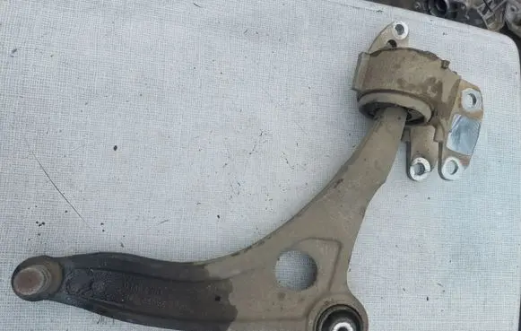 Land Rover Discovery Sport Front lower control arm/wishbone K8D23A052