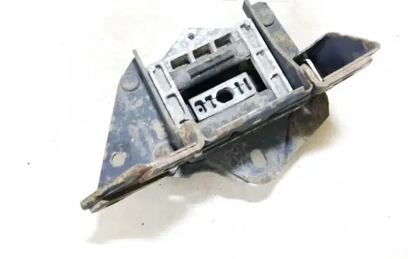 Ford Mondeo Mk III Engine mount bracket 1s717m123bc 1s71-7m123-bc