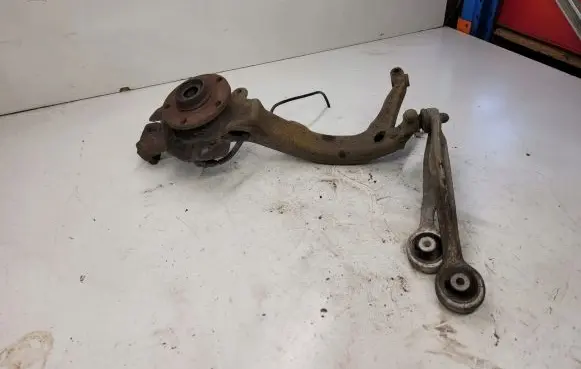 Audi A4 S4 B5 8D Front wheel hub spindle knuckle 8D0407258S