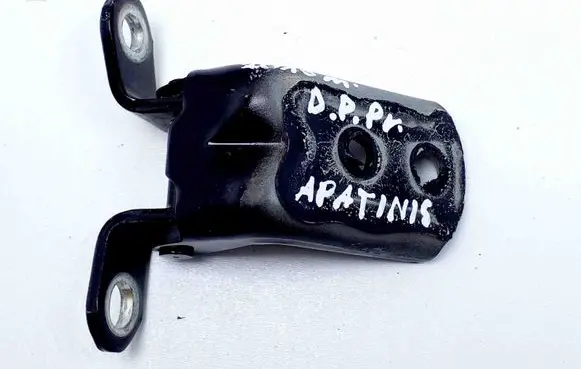Nissan Qashqai Front door upper hinge