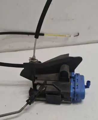 Audi A4 S4 B5 8D Rear door lock 8D0839015A
