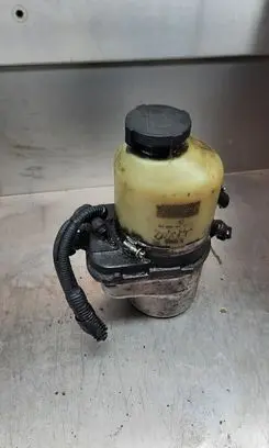 Opel Zafira B Power steering pump 1040085003094