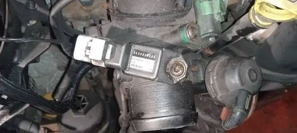 Ford Focus C-MAX Throttle valve 964747880