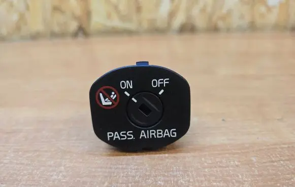 Volvo XC70 Passenger airbag on/off switch 30795214