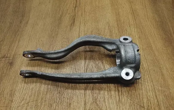 Porsche Macan (95B) Lower shock absorber bracket 95B413038C