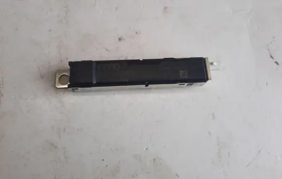 Audi Q3 8U Aerial antenna amplifier 8U0035225A