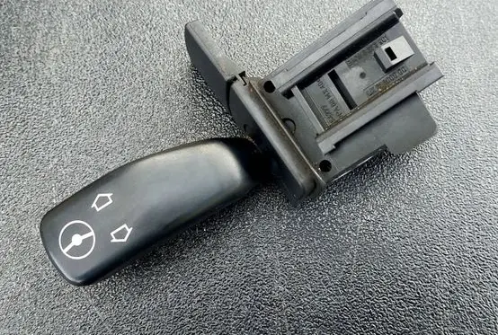 BMW 5 E39 Steering wheel adjustment handle/lever 