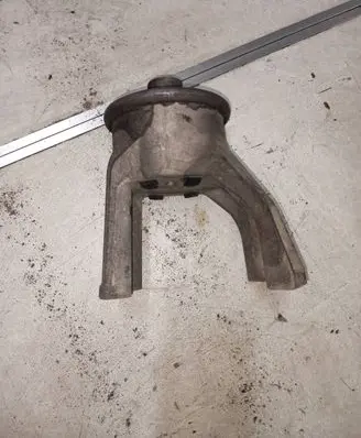 Volkswagen Transporter - Caravelle T5 Engine mounting bracket 7H0199849A
