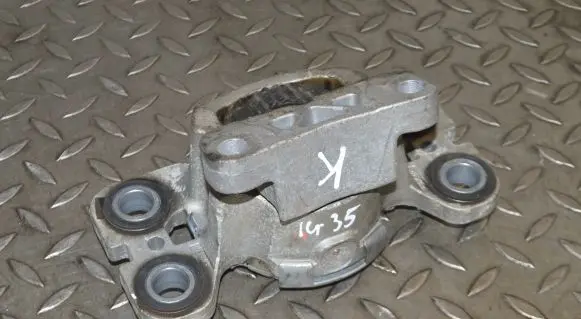 Land Rover Range Rover Evoque L538 Engine mount bracket EJ327M121AD