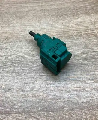 Volkswagen Multivan T5 Brake pedal sensor switch 24762