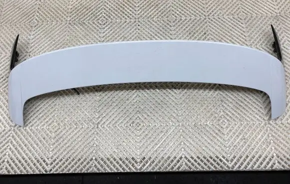 Tailgate/trunk spoiler
