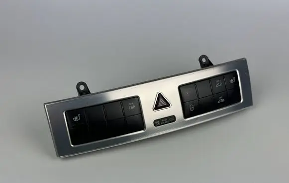 Mercedes-Benz C W203 Hazard light switch 2038703510 A2038703510 33635902
