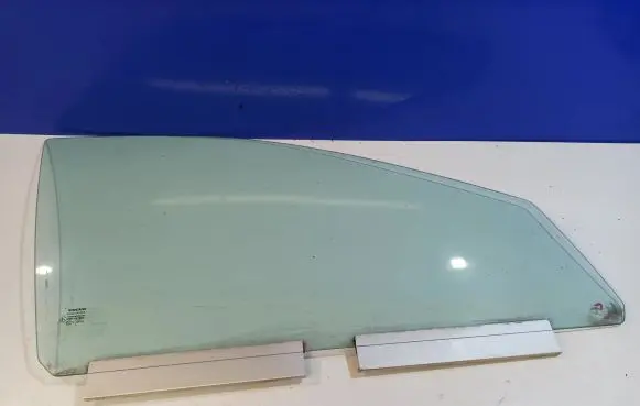Volvo XC90 Front door window glass four-door 31386885