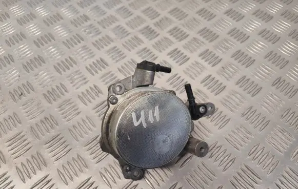 Citroen DS5 Vacuum pump 9673836180
