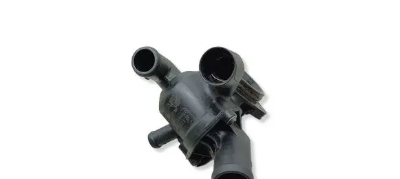 Volkswagen PASSAT B7 Thermostat/thermostat housing 03L121111R