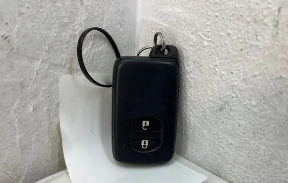 Toyota Prius (XW30) Ignition key/card 