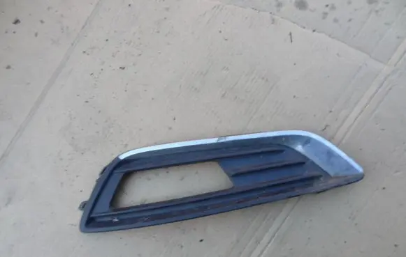 Ford Focus Front bumper lower grill F1EB-15A299-B